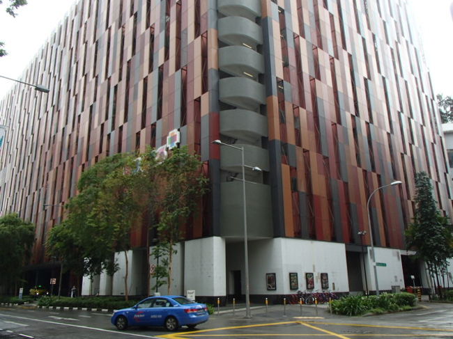 ホテルから、歩いてアラブストリートのスルタンモスクへ。<br /><br />子どもの足でゆっくり歩いても２０分くらいで着きますよ。