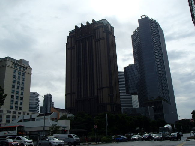 近代的な建物。