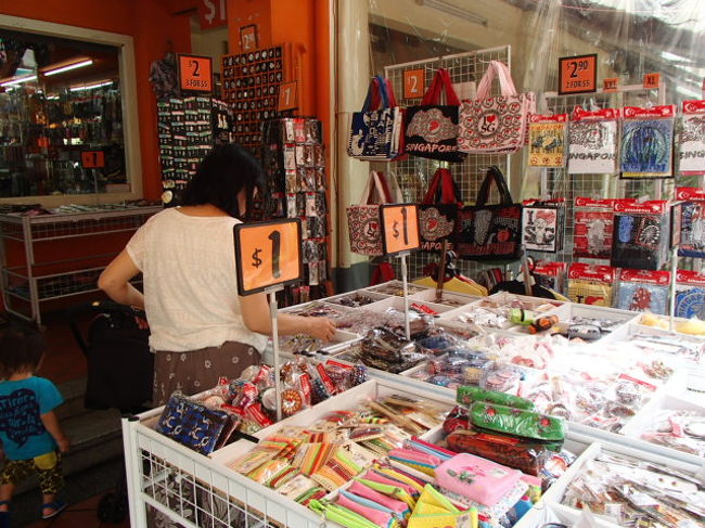 １ドル９０円しないくらいです。ばらまき土産にぴったり～☆