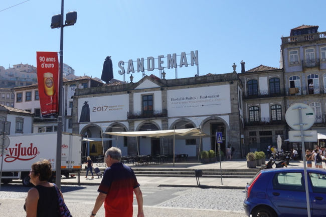 おめあてのサンデマンに到着。１９７０年にスコットランド人のサンデマンによって創設。