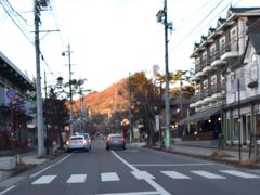 軽井沢駅近くのアンダーパスをくぐり抜けて北口から旧軽井沢エリアに向かうと右手にルグラン旧軽井沢が見えてきました。到着は１６時２０分でした。