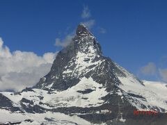 マッターホルン
Matterhorn
4478m
GORNERGRAT 展望台から見た。
この奇妙な形で人気なんですね。