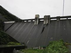 前編にて
群馬県下仁田地区に在る「道平川ダム」を親分として子分の取水ダム
「屋敷川取水ダム」「市野萱川取水ダム」「相沢川取水ダム」を訪問後
親分ダムである「道平川ダム」を訪問しました

※前編の様子はこちら
　https://4travel.jp/travelogue/11304256

※写真は前編の最終地「道平川ダム」