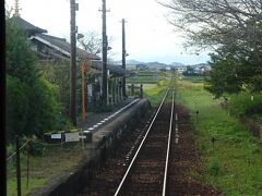 法華口駅。
ここからしばらく、大正時代の開業時から使用されている駅舎の駅が続く。
