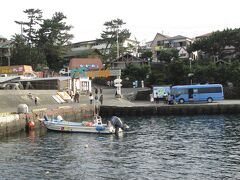 素朴な初島港には、エクシブ初島から送迎バスが迎えに来ていただいていました。