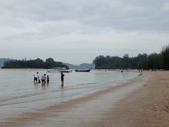 まだまだ時間があったので、ノパラッタラビーチを散策してみます。