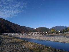 渡月橋。
この時期の日中の渡月橋はカオス。行くなら朝早めで。