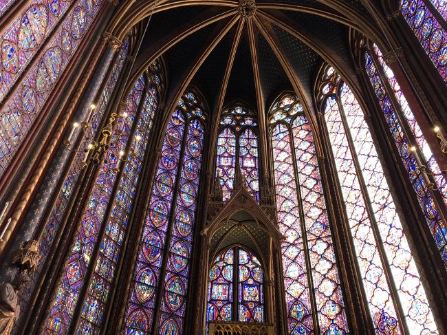 二階に上がると圧巻でした。<br />皆様の口コミにもありましたが、決して華やかではない教会でしたが、<br />本当に一見の価値ありですね。<br />すばらしいの一言です。<br />椅子や一つ一つの意味を紹介するガイドの紙？のようなものもあり、落ち着いて見られます。