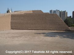 ワカ・ワジャマルカ(Huaca Huallamarca)

サン・イシドロ地区(Distrito de San Isidro)にあるワカ(Huaca)です。

ワカ・ワジャマルカ：https://en.wikipedia.org/wiki/Huaca_Huallamarca
サン・イシドロ地区：https://en.wikipedia.org/wiki/San_Isidro_District,_Lima
ワカ：https://en.wikipedia.org/wiki/Huaca