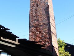 陶磁器会館から、やきもの散歩道が整備されている。
やきもの散歩道は、A、B、2コースある。
Aコースは約1.5K。レンガ煙突、登り窯や土管坂が楽しい道。
BコースはINAXライブミュージアムを中心にした約4Kのコース。