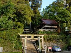 右手に「魯山人寓居跡いろは草庵」さんを見ながら
「薬王院温泉寺」さんの前を通り