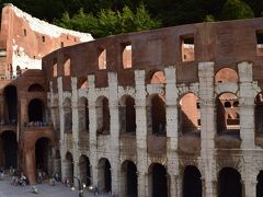 ヨーロッパ最初はイタリア・ローマのコロッセオ。

お！あれは。。。