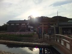 　次に二十四の瞳映画村へ。1952年に発表された壺井栄の「二十四の瞳」を原作として、1954年に木下恵介監督の作品で松竹大船撮影所製作の映画のセットを使った施設。私その映画は見た事なくて、一番最近2013年に松下奈緒主演のテレビドラマで初めて「二十四の瞳」観ましたけど。松竹大船撮影所は今はないのですが、実家の近所（とはいっても5kmくらい離れていますが）で、すぐ近くのイトーヨーカドー大船店でバイトしていた事もあったので、そういう意味で感慨深いです。 