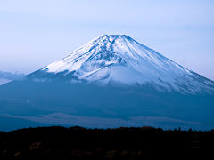 三島スカイ－ウォ－クからの富士山。

ここ数年この静岡へ足を運んでいるが、このような富士山を観ることが出来なかったが今日雲一つない富士山を眺望出来たのは嬉しい限り。
（春の土肥・秋の河口湖・初冬の本栖湖いずれも富士山見ること出来ず）