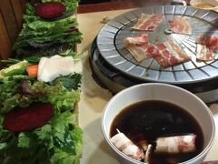 東大門の野菜たっぷりサムギョプサルの店。