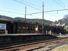 で、さすがにもう追いつかないかなぁ、と思いながら、付かず離れずで走っている道路を北上すると、いつの間にか駅に停まっている列車に追いつきました。
