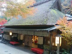 大覚寺に向かって元の道を戻る。
平野屋付近は数百年前からこんな景色だったんだろうな～。