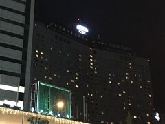 ２３：５０

電車に揺られること４０分、本日のお宿のある品川に到着です。

駅からホテルは目と鼻の先。

このあとパーティー第２幕が始まるのです☆（笑）