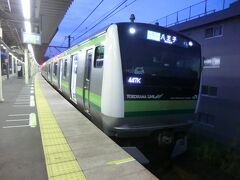 5:00
来ました！

横浜線八王子方面.始発電車です。
では、乗りましょう。

①横浜線.八王子行
菊名.5:01→八王子.5:49 (37.8km/乗0:48)
乗車車両‥不明