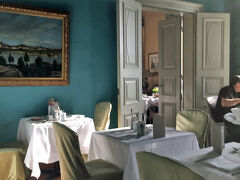 Hotel Haven

今日はこの部屋にしよう。