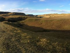 ≪Fjadrargljufur Canyon≫ どこかのサイトで見た写真に惹かれ、1時間半くらいで歩けるというので行ってみました。