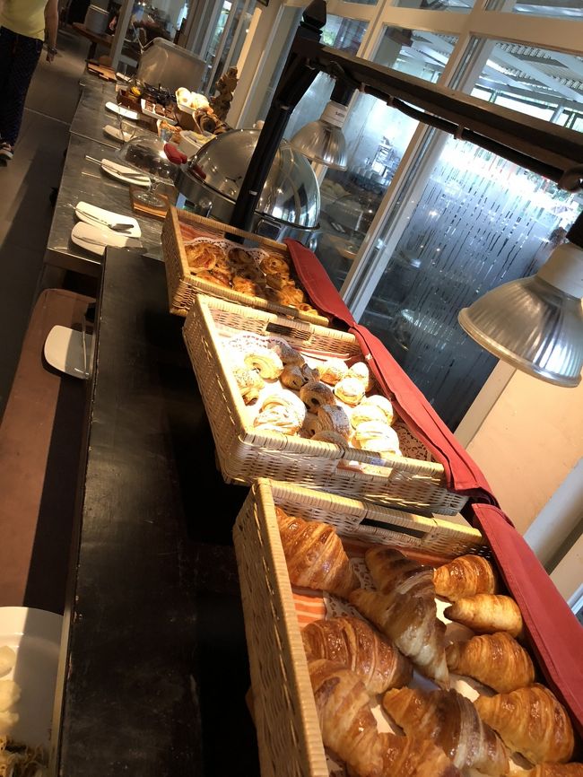 クロワッサンなど、ペストリー系<br />このほかにもハード系のパンも数種類あり、とても豊富でした。<br /><br />