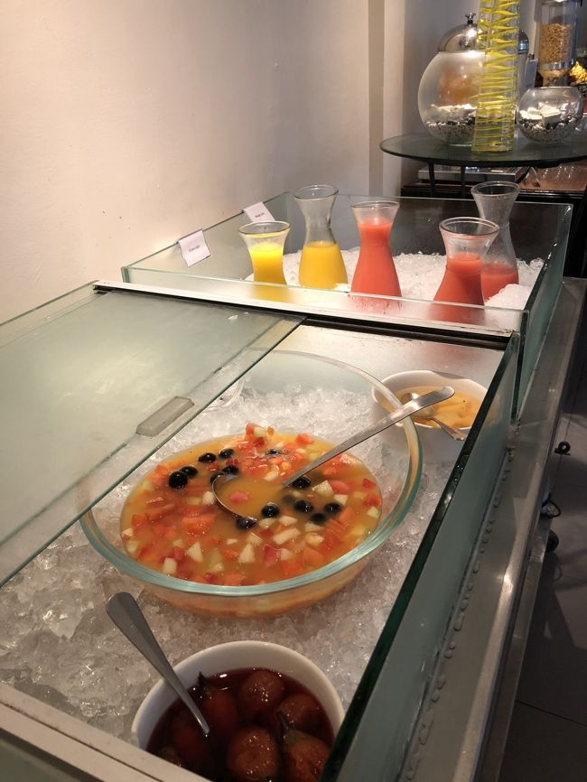 フルーツポンチ(って今言わないか…)、ヨーグルトとジュース