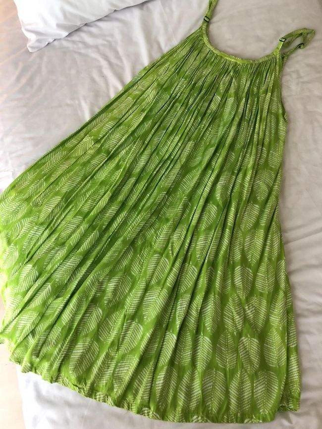 Rp60,000で買ったのがこちら。<br />気に入らなければ、私が着ようと思ってましたが、<br />残念ながら私の手元には回ってきませんでした。