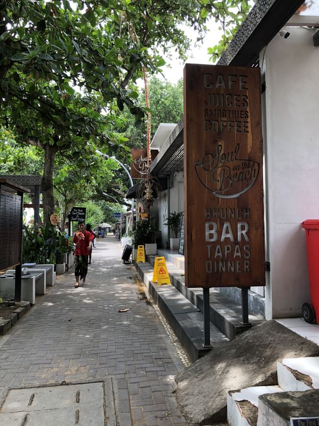 またまたここにやってきてしまいました。<br />『Soul on the Beach』<br />おやつを食べようかと。<br /><br />もう腹時計がぐちゃぐちゃ<br />食べたい物を食べたい時に食べる( *´艸｀)