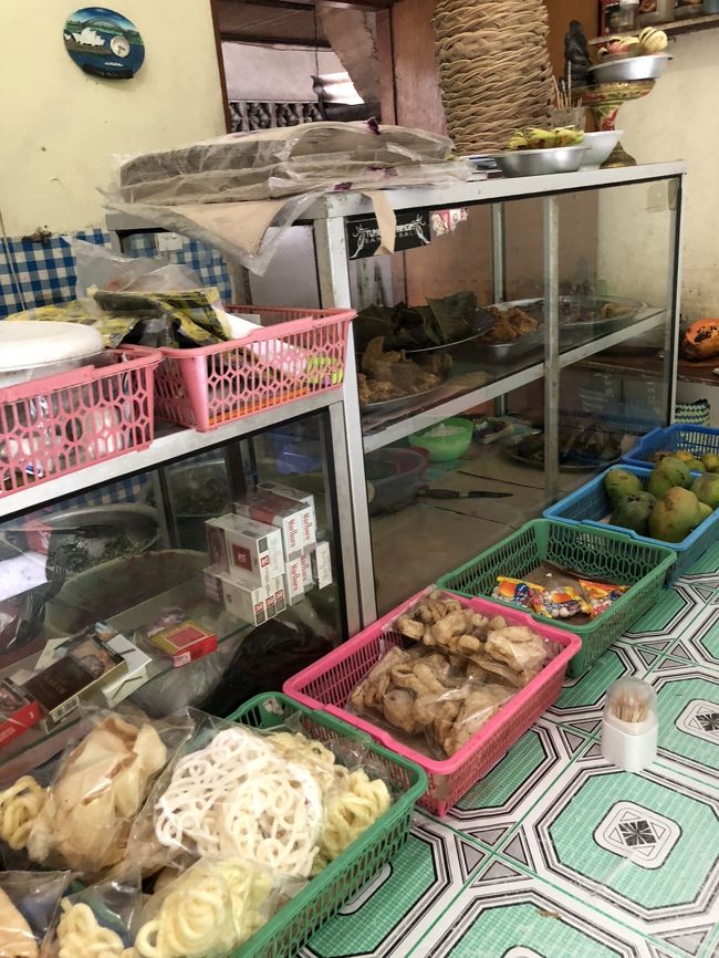 ３時過ぎだったため、おかずも少なめでした。<br /><br />「Ibuぅ、おまかせ盛り２つっ( ﾟ▽ﾟ)/」