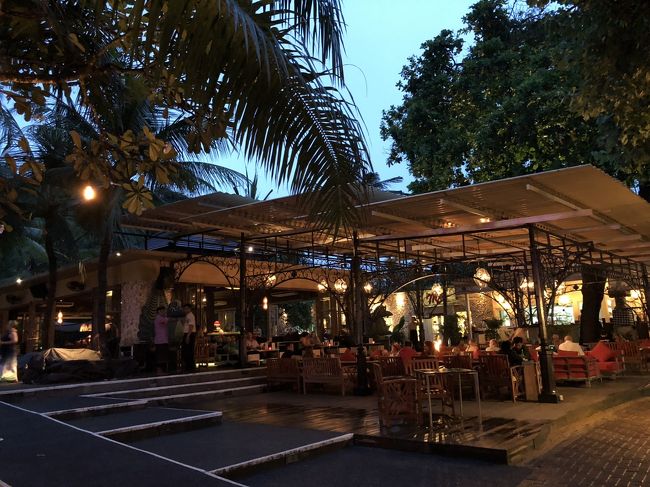 さてさて、夜のセガラに帰ってきました。<br /><br />シャワー浴びて、荷物整理して、チェックアウトの準備をせねば。