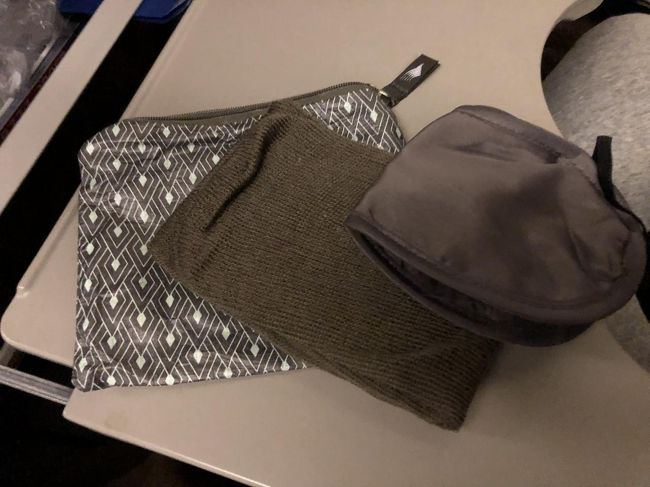 地味めカラーのアメニティ。