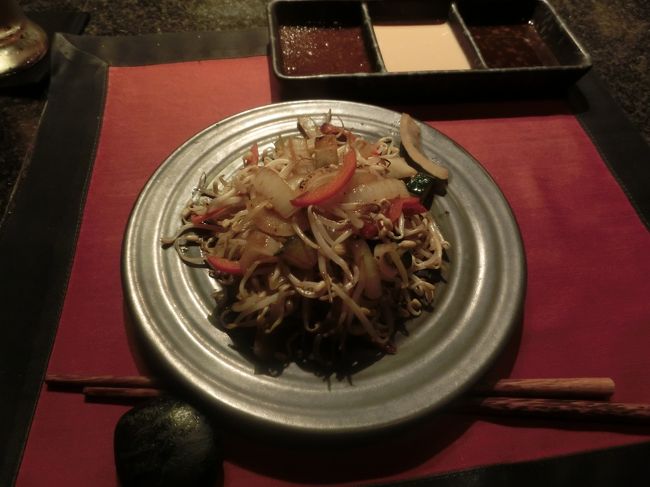 もやし、ピーマン、ズッキーニです。