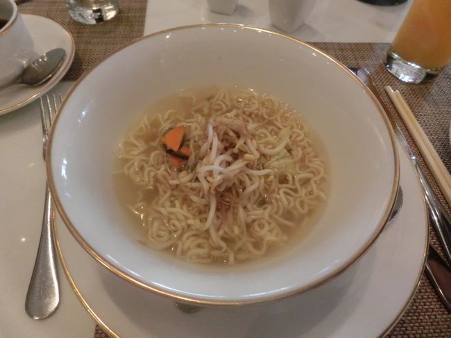 麺は2種類からの選択でイエロー麺を選びました。