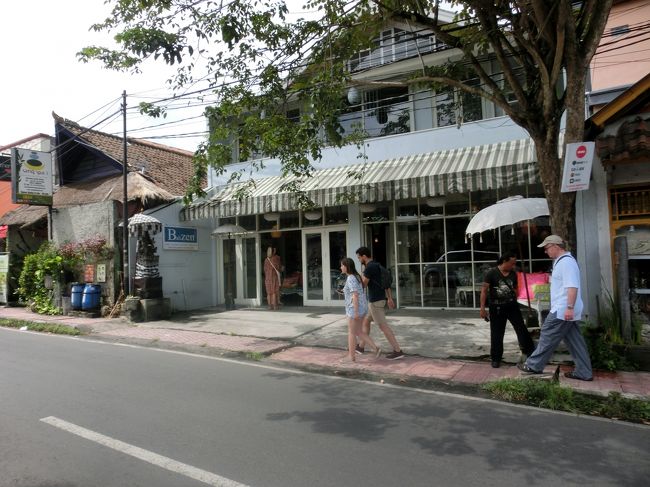 インテリア雑貨が豊富に揃うバリ・ゼンです。