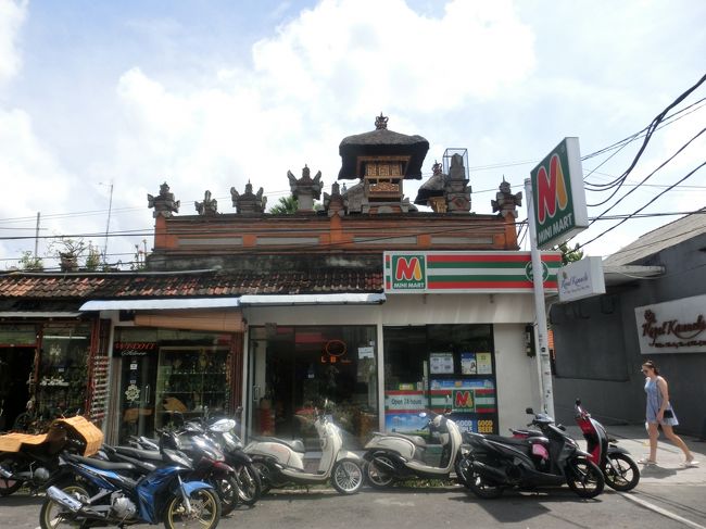 バリらしいコンビニ。