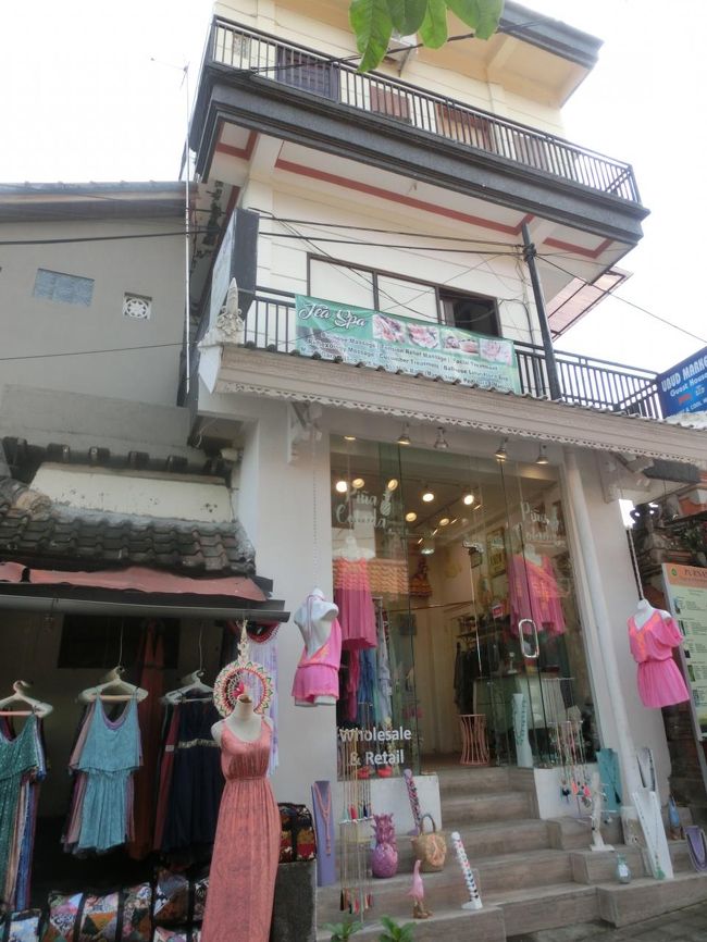 少しだけオシャレな店もあります。