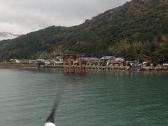 約1時間半かけて白鬚神社沖に到達。