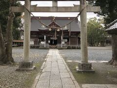 歴代大多喜城主の崇敬社のひとつ「夷隅神社」。
色褪せてはいるが朱色の塗料が随所に残っている。
江戸時代は彩色鮮やかな神社だったのだろう。
