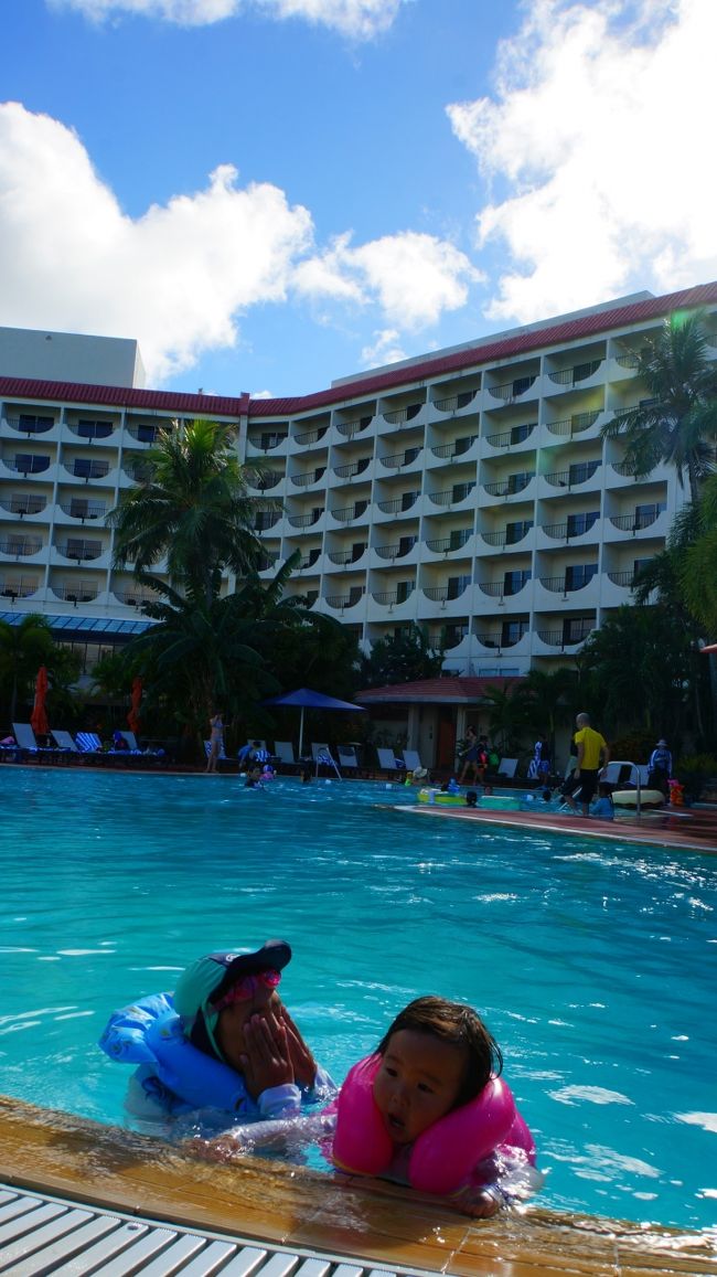 ヒルトンのプール