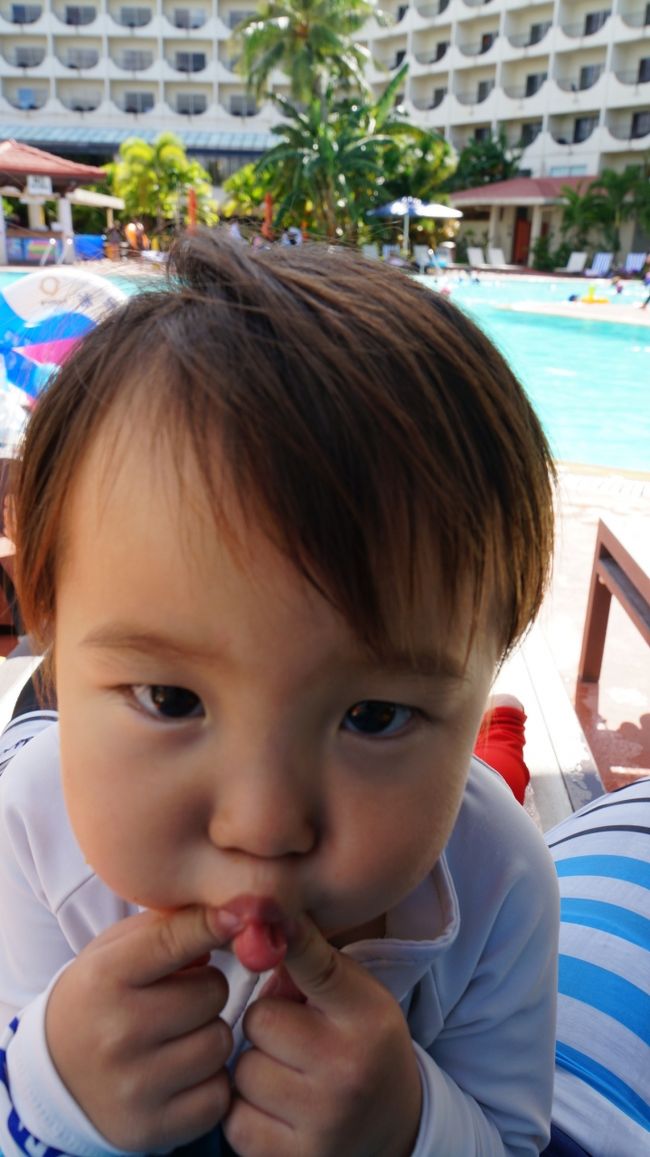 ヒルトンのプール