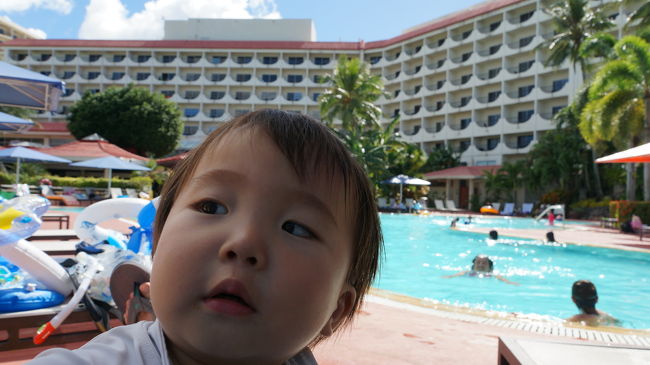 ヒルトンのプール