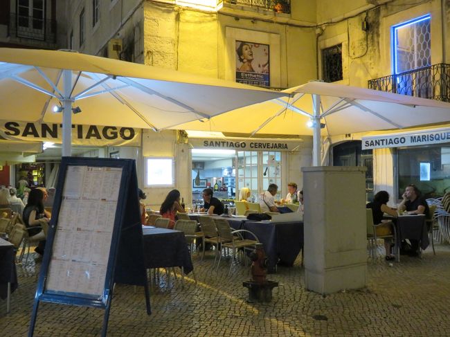 毎日このあたりを通るのでアジア人は目立つのかお店のスタッフに顔を覚えられてうちで食べていけ、と何度もいわれた。