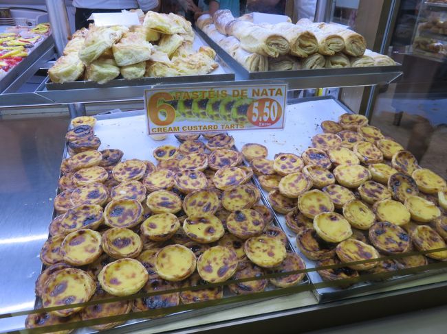 パンやさん。エッグタルトがおいしそうでした。