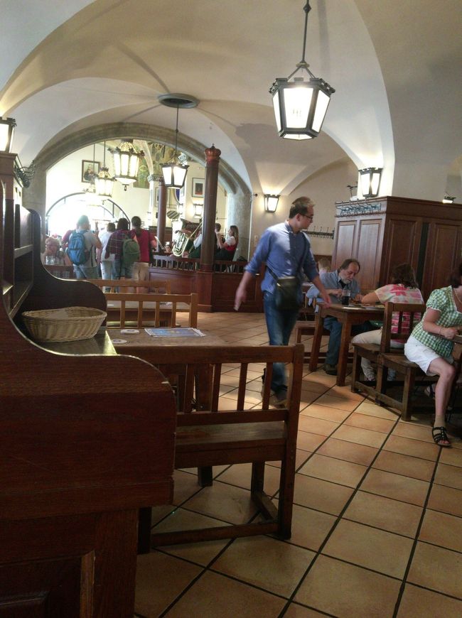 最終日はミュンヘンへ移動しビア　ホールで白ソーセージを食べました