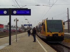 クレムス駅から

期間限定・土日のみ運行の
ヴァッハウ鉄道に乗って、デュルンシュタインへ向かいます。