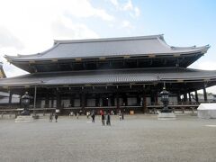 東本願寺へ