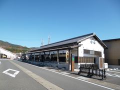 関ヶ原宿のスタンプ設置場所である、関ヶ原駅前観光交流館に到着です。その名の通り関ヶ原駅の前にあります。関ヶ原のお土産などがたくさん置いてありました。
10:00　次の垂井宿に向けて出発です。