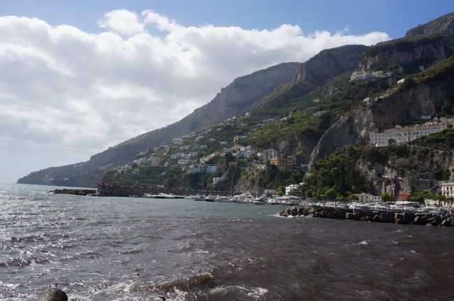 世界一美しい断崖絶壁の海岸アマルフィ』アマルフィ(イタリア)の