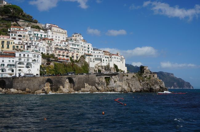 世界一美しい断崖絶壁の海岸アマルフィ』アマルフィ(イタリア)の